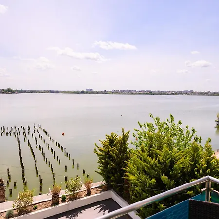 Laguna Hotel 3*